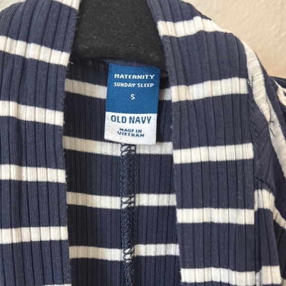 Old Navy White and Blue Tie Front Wrap Robe - Picture 2 of 3